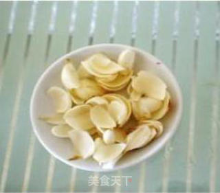西芹百合的做法步骤：2