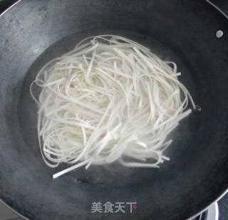 炸酱面的做法步骤：2