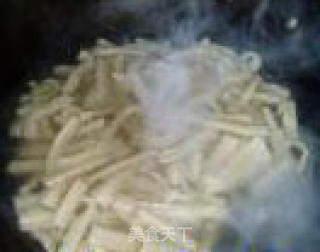 芽白炒牛肚的做法步骤：2