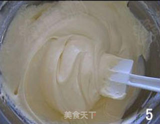 椰香海绵蛋糕卷的做法步骤：5