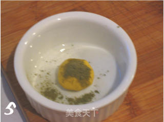 南瓜小饼的做法步骤：2