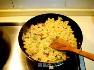 清炒培根蔬菜意面的做法步骤：2