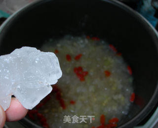 银耳水晶绿豆爽的做法步骤：2