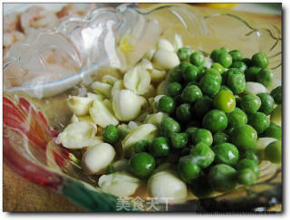 鲜莲子炒虾仁的做法步骤：3