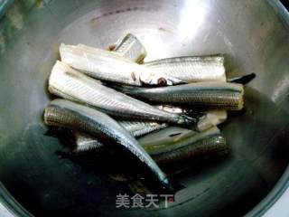 干煎针鱼的做法步骤：4