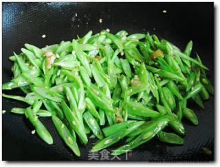 鸡蛋炒四季豆的做法步骤：3