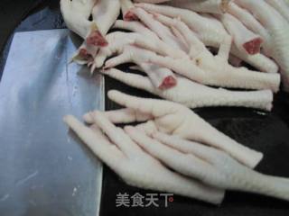 番茄黄豆炖凤爪的做法步骤：4