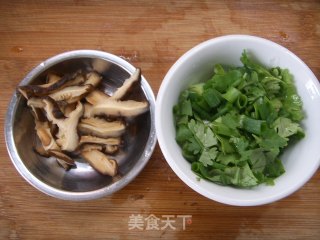干贝香菇水鸭粥的做法步骤：2