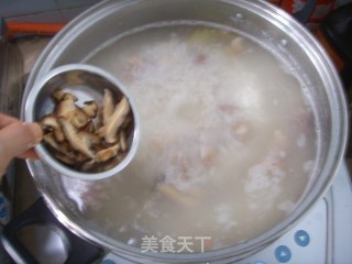 干贝香菇水鸭粥的做法步骤：2