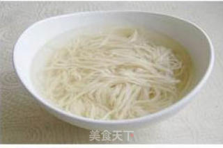 山东葱伴侣炸酱面的做法步骤：3