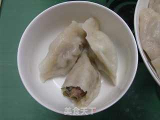 皮蛋鲜肉水饺的做法步骤：2