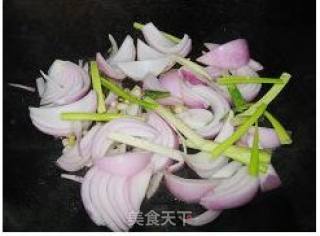 红烧剥皮鱼的做法步骤：2