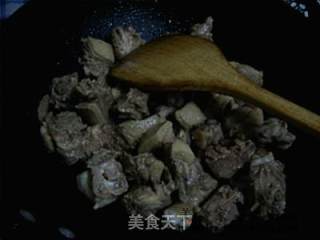 红烧鸭块的做法步骤：2