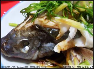 粤菜——清蒸（福寿）鱼的做法步骤：2