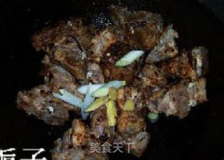 酱焖脊骨的做法步骤：5