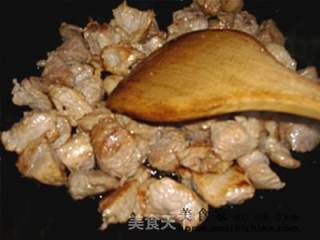 芋头烧肉的做法步骤：2