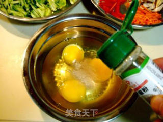 鸡肉蔬菜千层蛋卷的做法步骤：4
