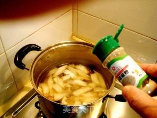 炖牛肉萝卜清汤的做法步骤：7