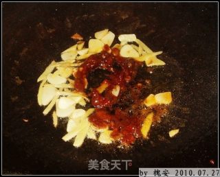 色香味俱全的【宫保鸡丁】的做法步骤：2