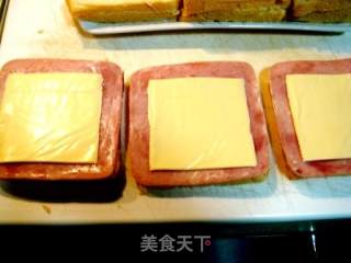 奶香白土司三明治的做法步骤：3