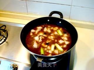 酱焖小肉&抻条子的做法步骤：6