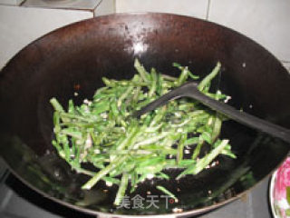黄豆酱甜椒扁豆角炒肉的做法步骤：3