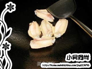 脆脆香，豉油鸡翼（图）的做法步骤：2
