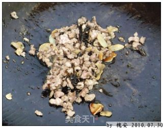 青龙聚会——榄菜肉末豇豆的做法步骤：2