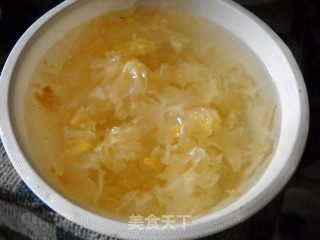 玫瑰银耳莲子羹的做法步骤：2
