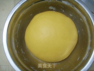南瓜杏仁包的做法步骤：2