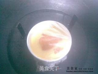 木瓜牛奶炖蛋的做法步骤：2