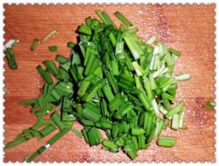 韭菜鸡蛋饼的做法步骤：2