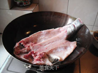 在家自己做健康豆豉烤鱼——豆豉炸鱼的做法步骤：5