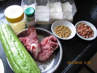 黄豆苦瓜龙骨药膳汤的做法步骤：4