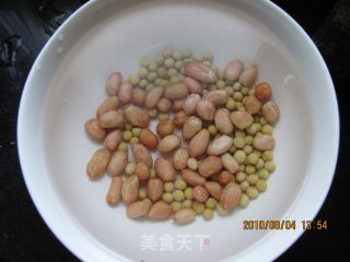 黄豆苦瓜龙骨药膳汤的做法步骤：4