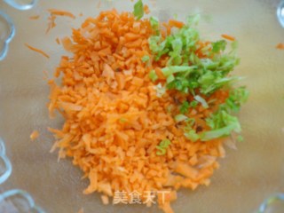 鸡茸什锦煲的做法步骤：2