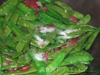 蒜香荷兰豆的做法步骤：2