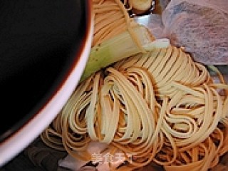 香卤豆皮拌豆苗的做法步骤：7
