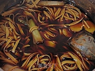 香卤豆皮拌豆苗的做法步骤：7