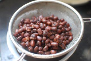 排骨红豆糯米饭的做法步骤：6
