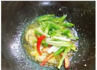 老干妈炒腰花的做法步骤：2
