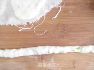 家常葱油饼的做法步骤：4