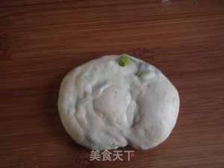家常葱油饼的做法步骤：4
