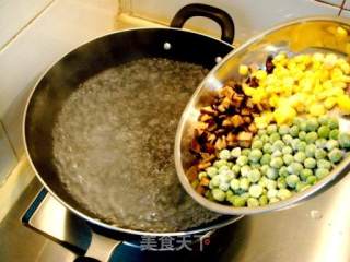 腊味虾球炒饭的做法步骤：3