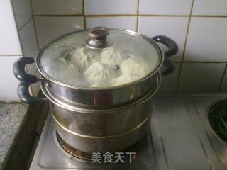 自制韭菜肉馅包子的做法步骤：2