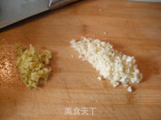 家庭运动者的营养佳品——西芹土豆焖鸡块的做法步骤：5