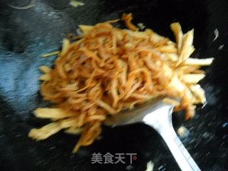 豆瓣腐竹鱿鱼丝的做法步骤：2