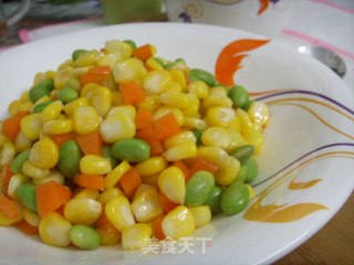蔬菜也缤纷---素炒玉米三丁的做法步骤：2