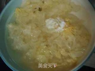 八宝银耳羹--电饭煲版适合上班族的做法步骤：5