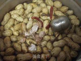 话梅花生的做法步骤：3